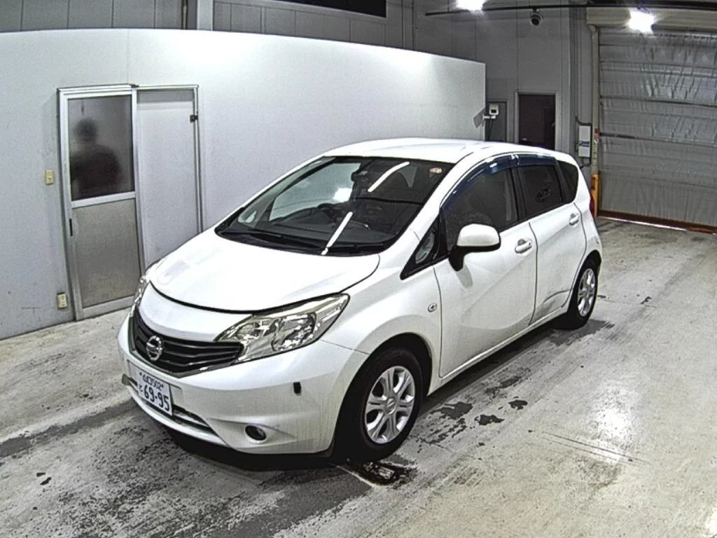 Nissan Note  с аукциона в Японии
