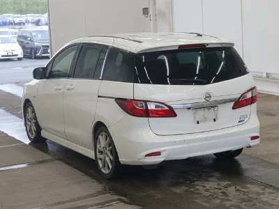 Nissan Lafesta