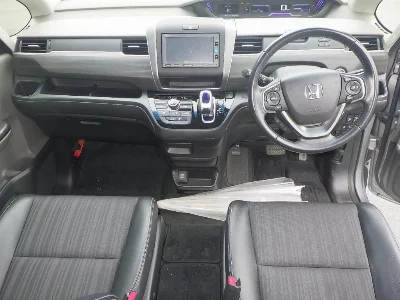 Honda FREED + HYBRID