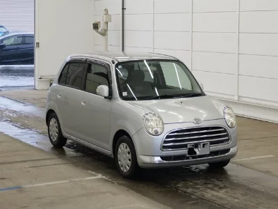 Daihatsu Mira Gino
