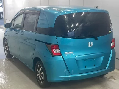 Honda Freed Spike