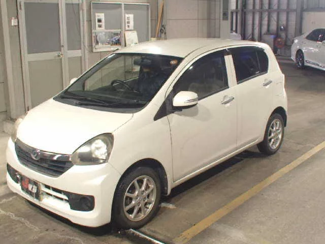 Daihatsu Mira e:S  с аукциона в Японии