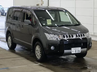 Mitsubishi Delica D:5