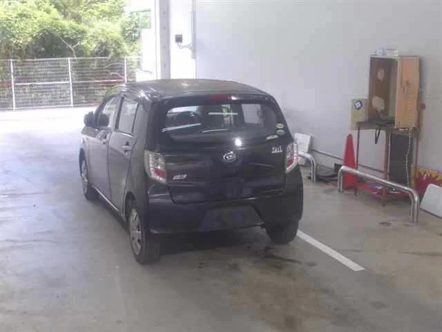 Daihatsu Mira e:S  с аукциона в Японии