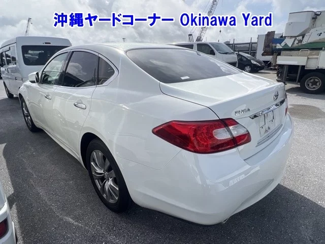 Nissan Fuga  с аукциона в Японии
