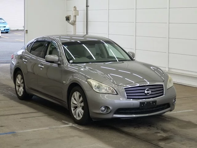 Nissan Fuga  с аукциона в Японии