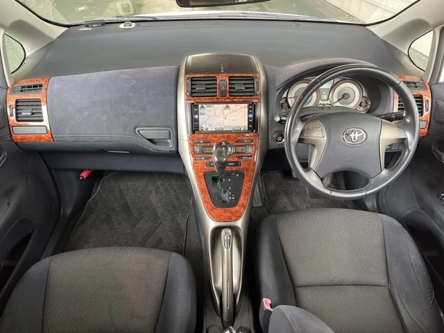 Toyota Blade  с аукциона в Японии