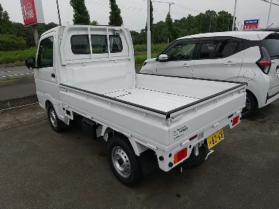 Nissan NT100 Clipper
