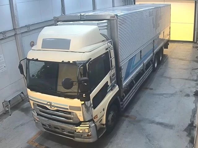 Nissan UD  с аукциона в Японии