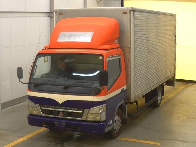 Mitsubishi Fuso Canter  с аукциона в Японии