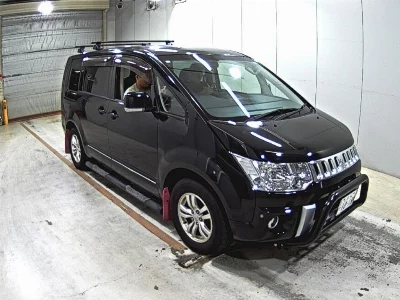 Mitsubishi Delica D:5