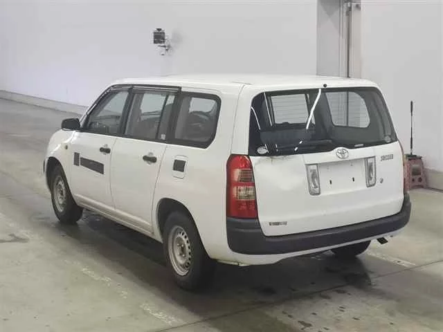 Toyota Succeed  с аукциона в Японии