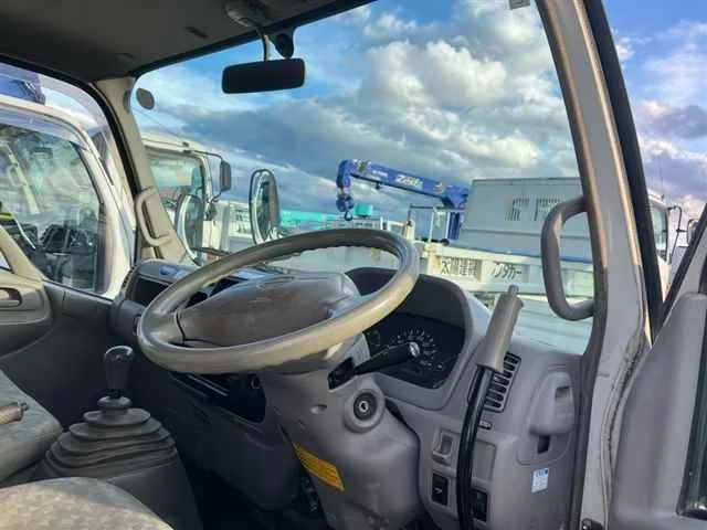 Hino Dutro  с аукциона в Японии