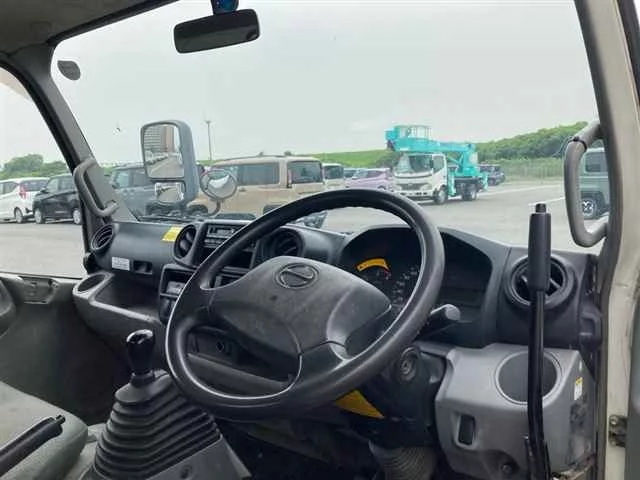 Hino Dutro  с аукциона в Японии