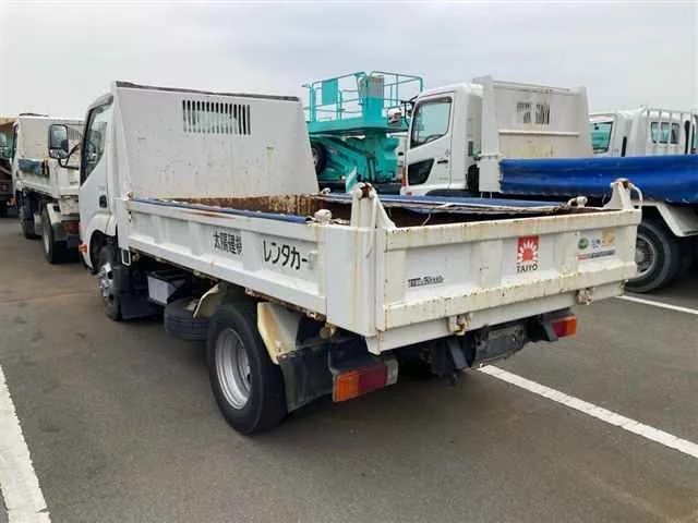 Hino Dutro  с аукциона в Японии