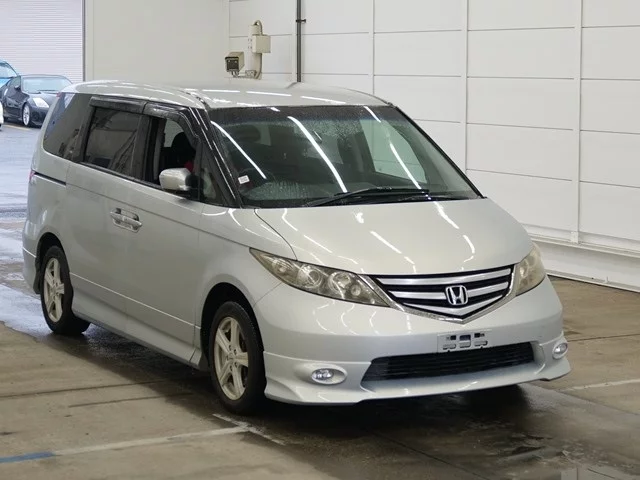 Honda Elysion  с аукциона в Японии
