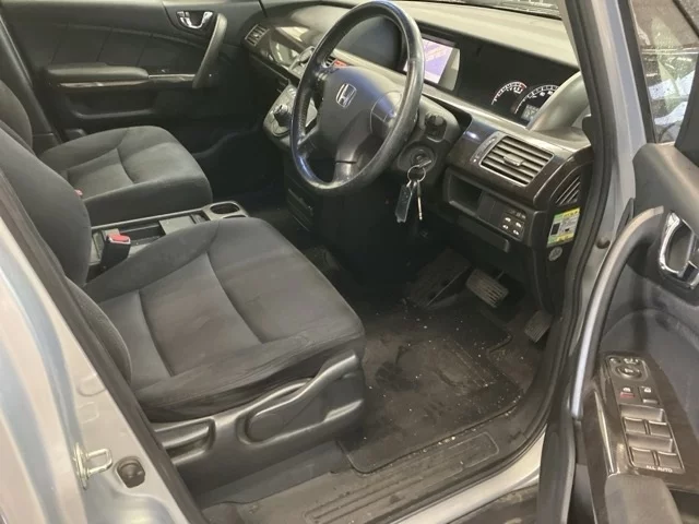 Honda Elysion  с аукциона в Японии