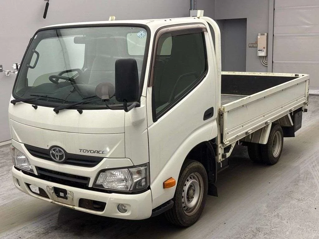 Toyota ToyoAce  с аукциона в Японии