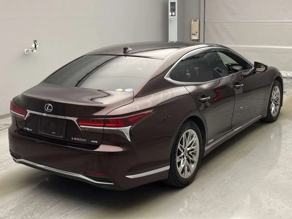 Lexus LS500h  с аукциона в Японии