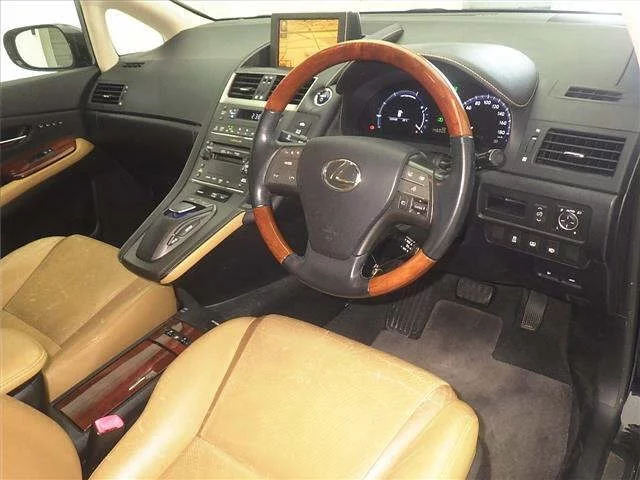 Lexus HS250h  с аукциона в Японии