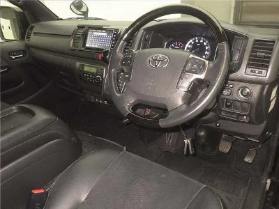 TOYOTA HIACE