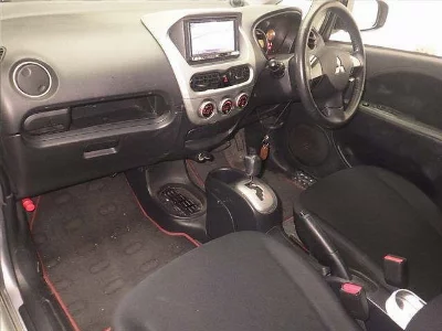 Mitsubishi i