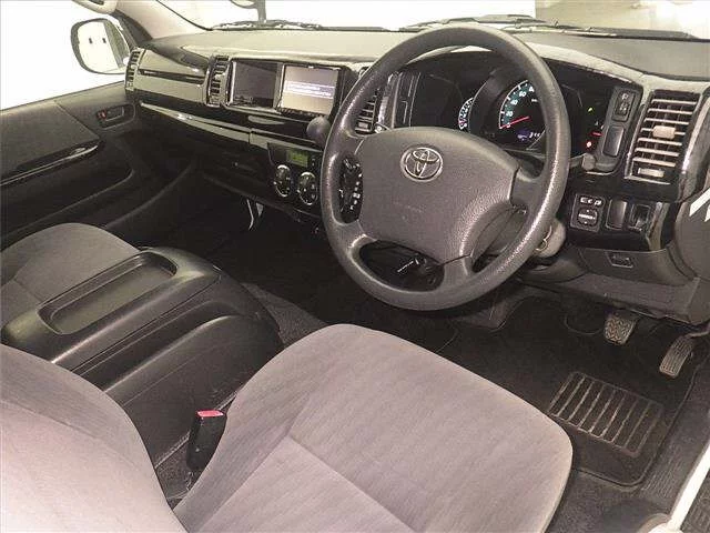 Toyota RegiusAce  с аукциона в Японии