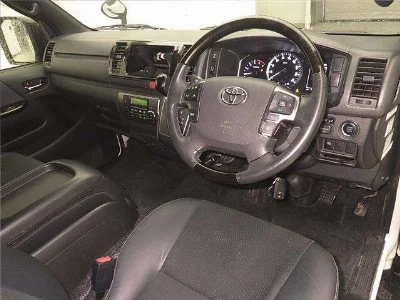 TOYOTA HIACE
