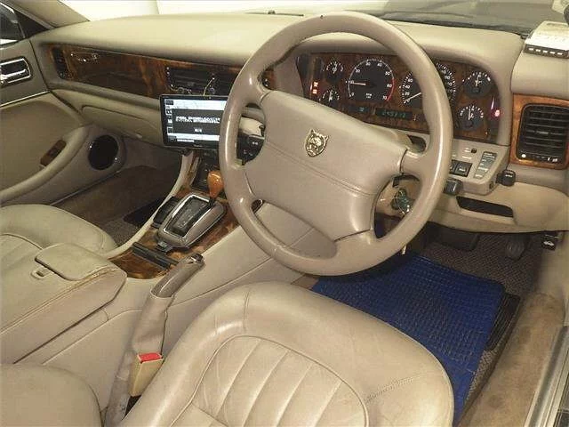 Jaguar Sovereign  с аукциона в Японии
