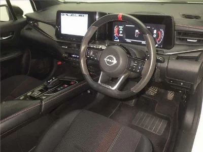 NISSAN AURA