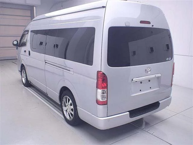 Toyota RegiusAce  с аукциона в Японии