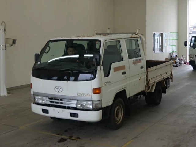 Toyota Dyna  с аукциона в Японии