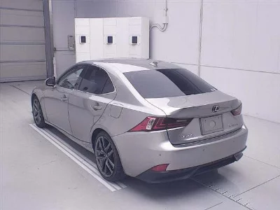 LEXUS IS
