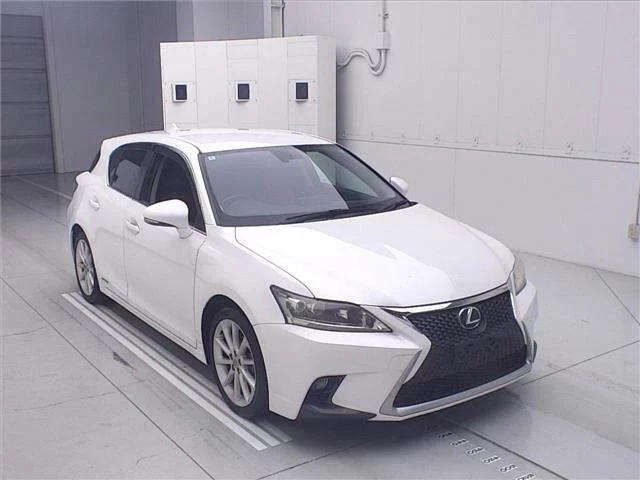 Lexus CT200h  с аукциона в Японии