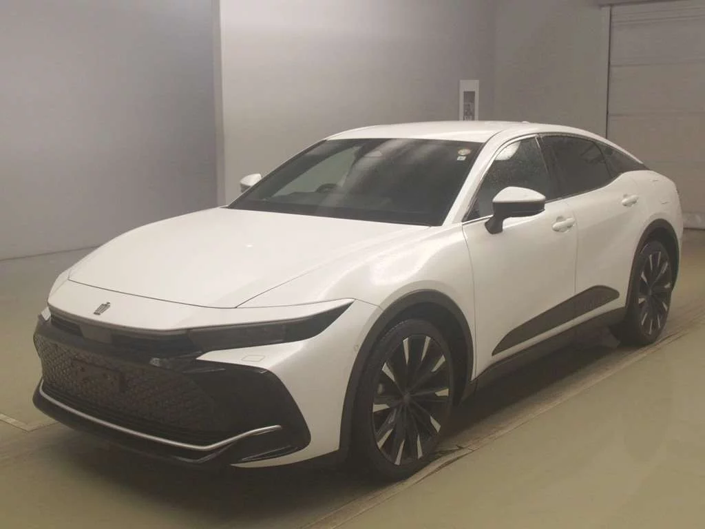 Toyota Crown Crossover  с аукциона в Японии