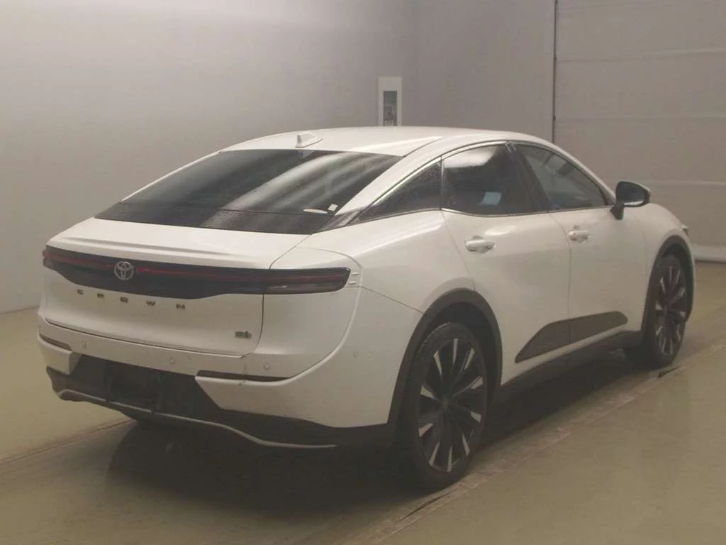 Toyota Crown Crossover  с аукциона в Японии
