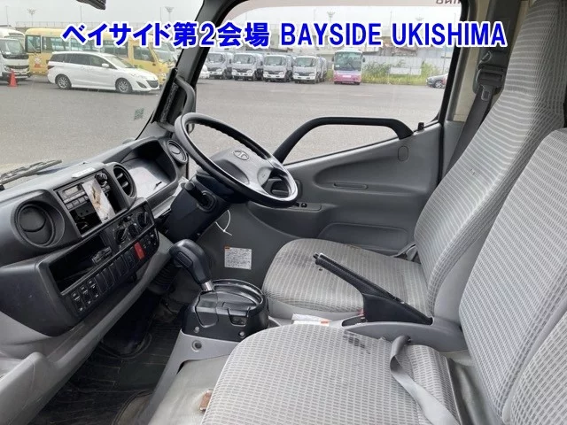 Hino Dutro  с аукциона в Японии