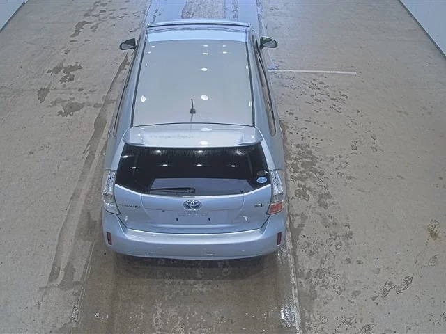 Toyota Prius Alpha  с аукциона в Японии