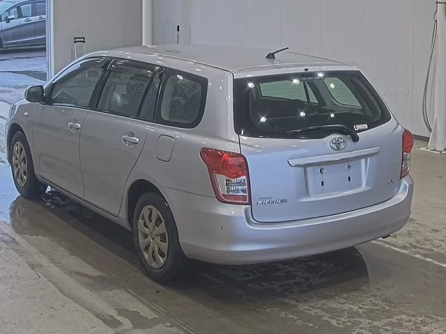Toyota Corolla Fielder  с аукциона в Японии