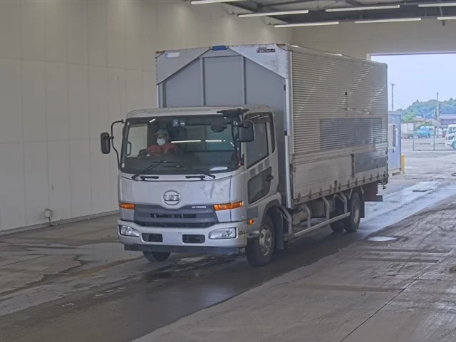 Nissan UD  с аукциона в Японии