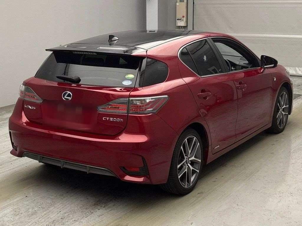 Lexus CT200h  с аукциона в Японии