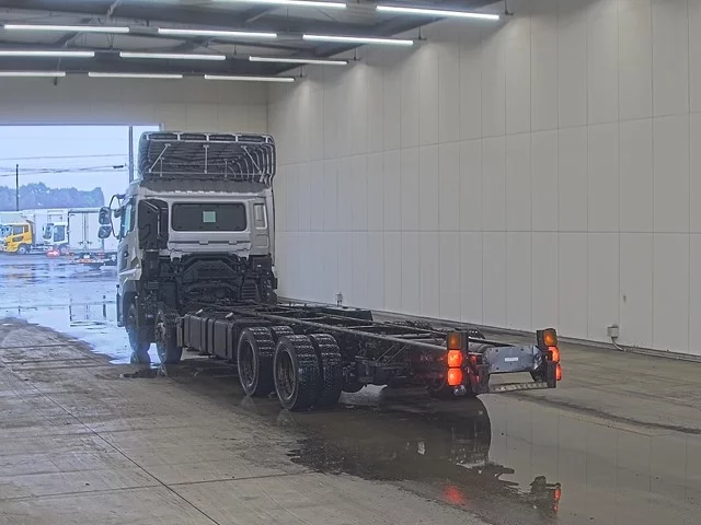 Nissan UD  с аукциона в Японии