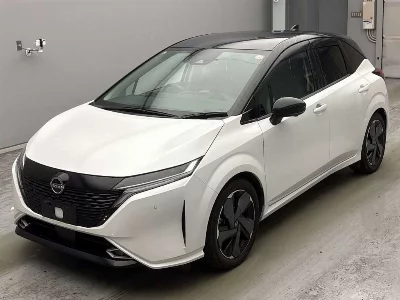 Nissan Aura