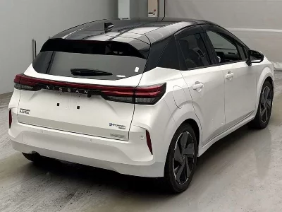 Nissan Aura