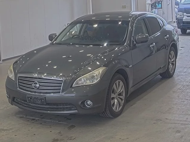 Nissan Fuga  с аукциона в Японии