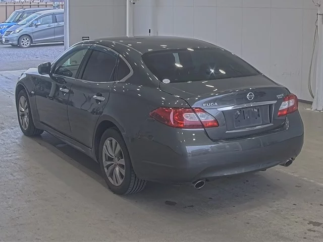 Nissan Fuga  с аукциона в Японии