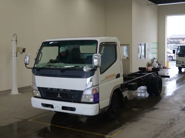 Mitsubishi Fuso Canter  с аукциона в Японии