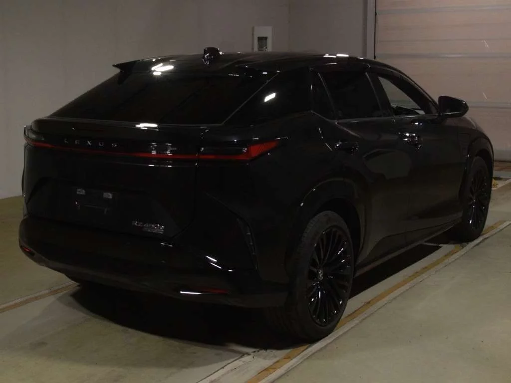 Lexus RZ450e  с аукциона в Японии