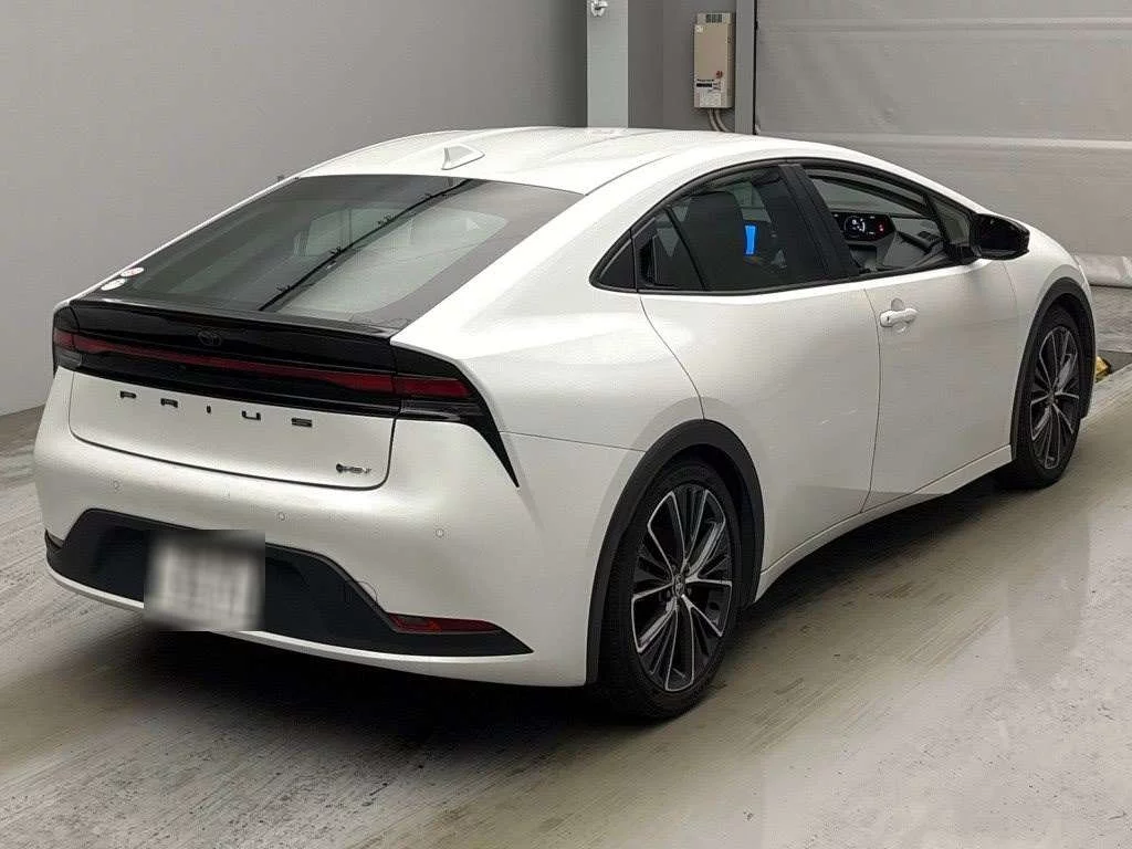 Toyota Prius  с аукциона в Японии