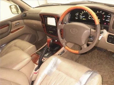 Toyota LAND CRUISER 100